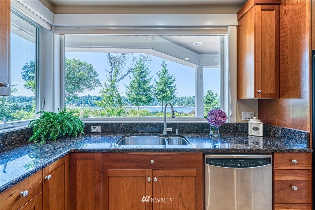 462 East Stretch Island Road South Grapeview, WA 98546 - Photo 13 of 40 Gallery Image 13