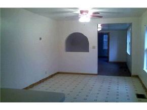 23 Swamp Road Epsom, NH 03234 - Photo 2 of 4