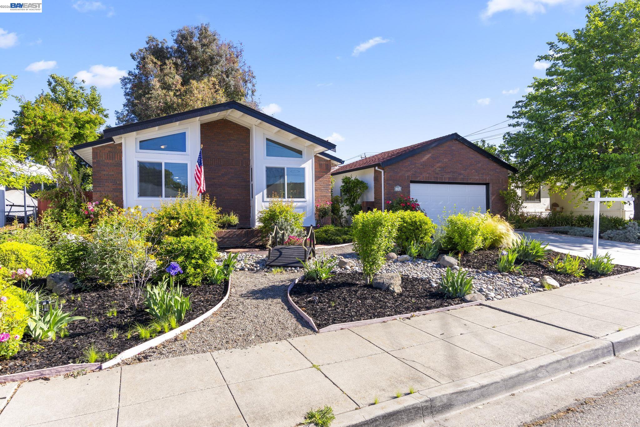4352 Davis Way Livermore, CA 94550 - Photo 37 of 37 a front view of a house with a yard