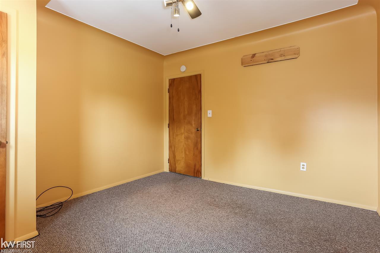 753 Gd Blanc Road Grand Blanc, MI 48439 - Photo 30 of 61 31381033-29.JPG
