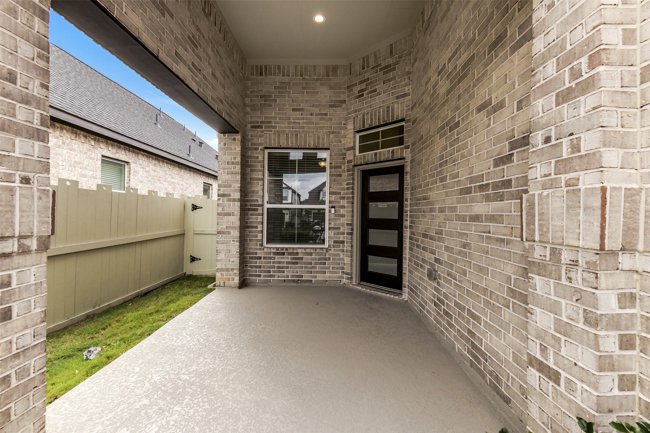 17730 Tree Of Heaven Conroe, TX 77385 - Photo 3 of 32