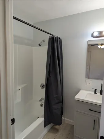 $2,400 | 61 Utton Avenue, Unit 2, Pawtucket, RI 02860