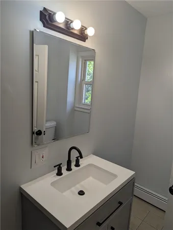 $2,400 | 61 Utton Avenue, Unit 2, Pawtucket, RI 02860