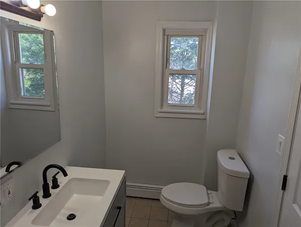 $2,400 | 61 Utton Avenue, Unit 2, Pawtucket, RI 02860