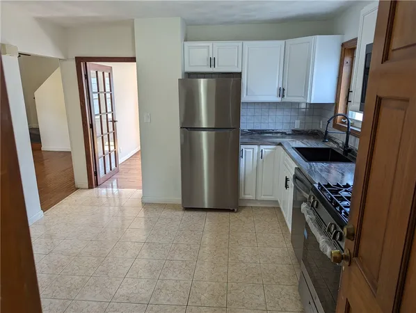$2,400 | 61 Utton Avenue, Unit 2, Pawtucket, RI 02860