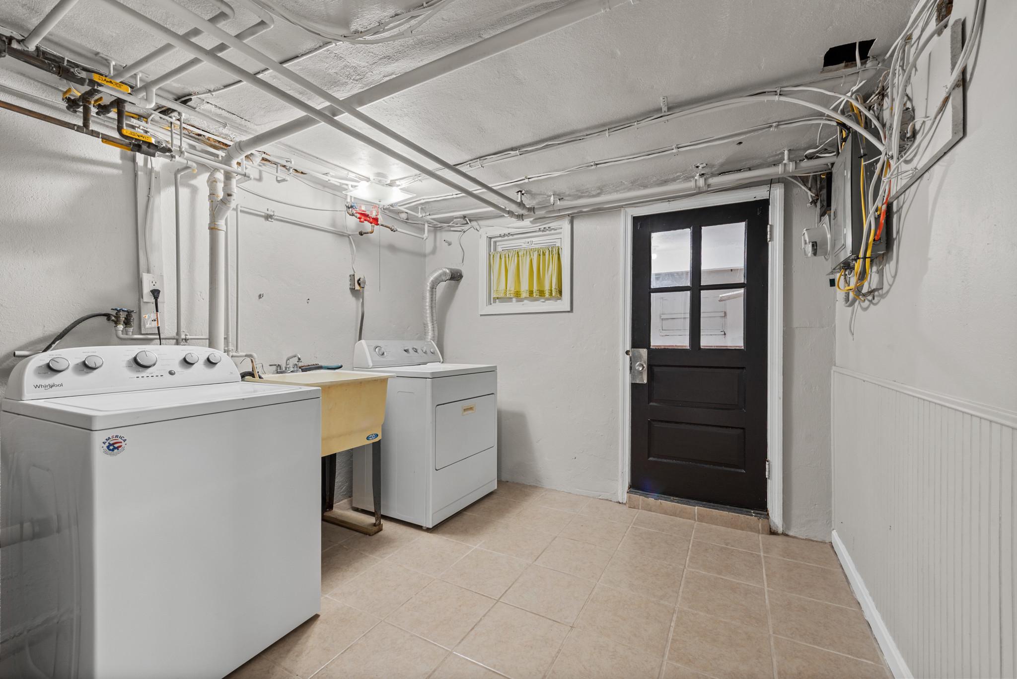 261 Ridge Avenue Towson, MD 21286 - Photo 28 of 34 Laundry Room