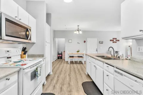 $355,000 | 24909 Madison Avenue, Unit 3513, Murrieta, CA 92562