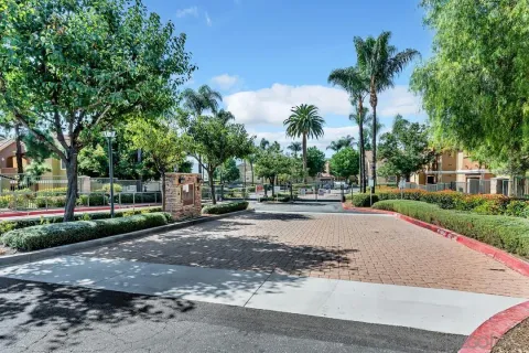 $355,000 | 24909 Madison Avenue, Unit 3513, Murrieta, CA 92562