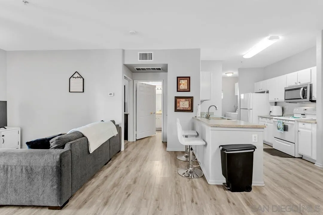 24909 Madison Avenue, Unit 3513 Murrieta, CA 92562 - Photo 3 of 29