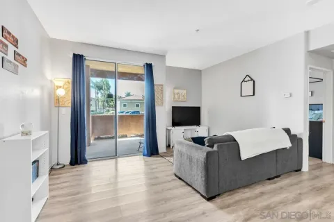 $355,000 | 24909 Madison Avenue, Unit 3513, Murrieta, CA 92562