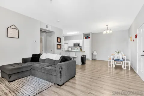 $355,000 | 24909 Madison Avenue, Unit 3513, Murrieta, CA 92562