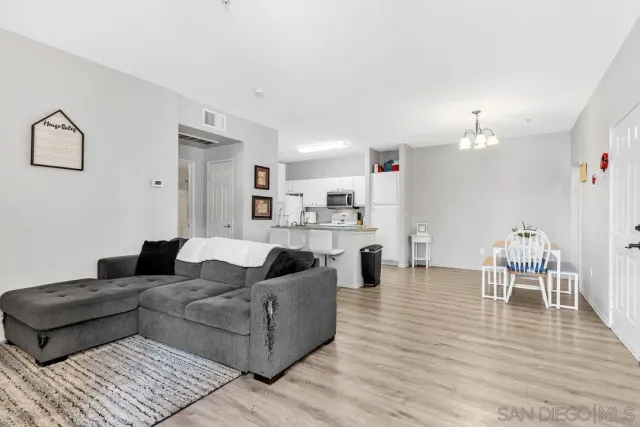 $355,000 | 24909 Madison Avenue, Unit 3513, Murrieta, CA 92562