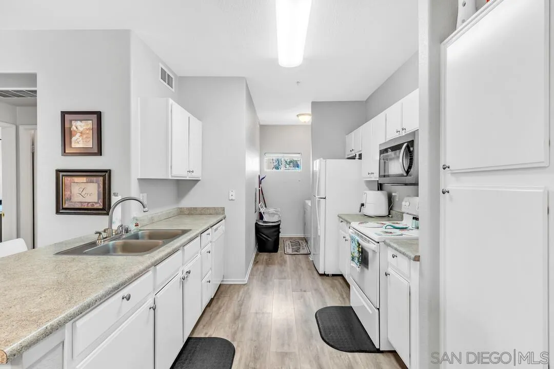 24909 Madison Avenue, Unit 3513 Murrieta, CA 92562 - Photo 10 of 29