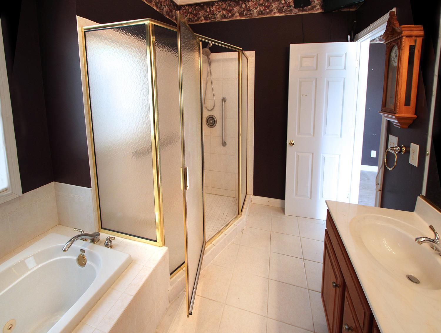 935 White Oak Road Cincinnati, OH 45245 - Photo 12 of 28 Gallery Image 12