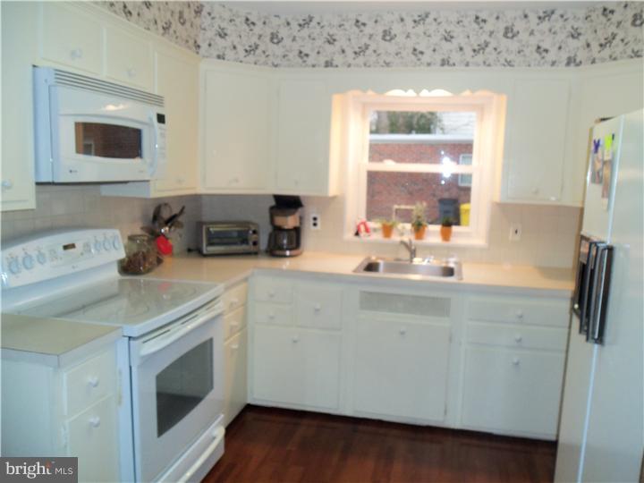 708 Cambridge Road Bala Cynwyd, PA 19004 - Photo 11 of 25 Kitchen