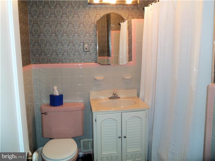 708 Cambridge Road Bala Cynwyd, PA 19004 - Photo 14 of 25 Bathroom