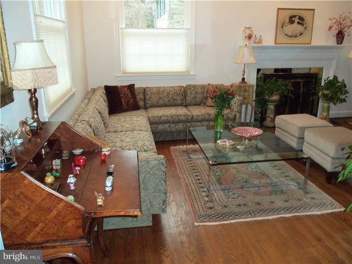 708 Cambridge Road Bala Cynwyd, PA 19004 - Photo 5 of 25 Living Room