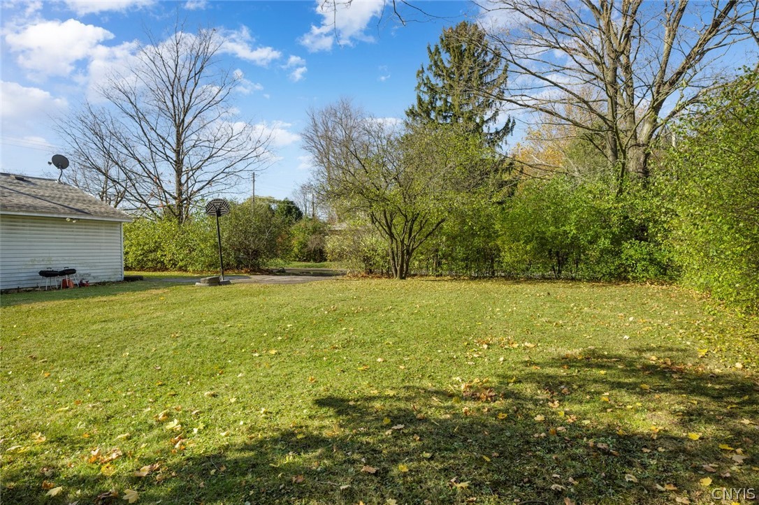 1601 Salt Springs Road Syracuse, NY 13214 - Photo 9 of 13