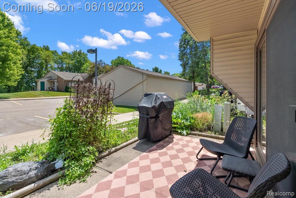 399 Spring Brooke Drive Brighton, MI 48116 - Photo 6 of 23