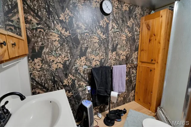 $180,000 | 401 Bunker Hill Drive, De Soto, MO 63020