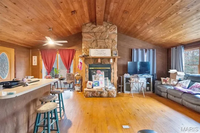 $159,999 | 401 Bunker Hill Drive, De Soto, MO 63020