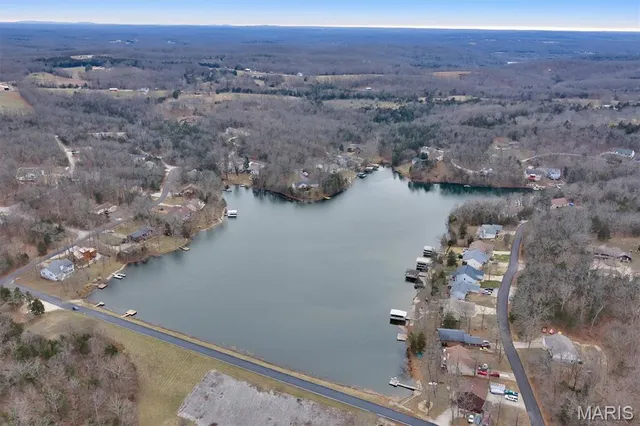 $180,000 | 401 Bunker Hill Drive, De Soto, MO 63020