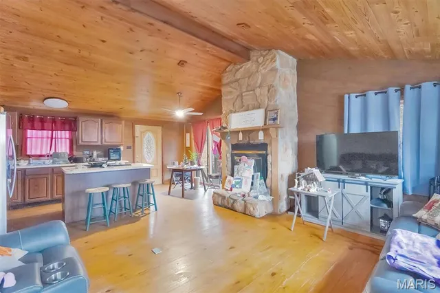 $180,000 | 401 Bunker Hill Drive, De Soto, MO 63020