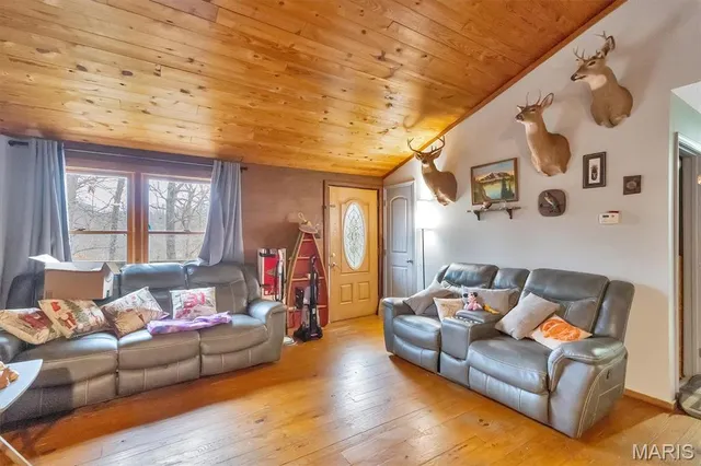 $180,000 | 401 Bunker Hill Drive, De Soto, MO 63020