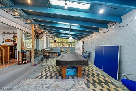 $715,000 | 813 105th Avenue North, Naples, FL 34108