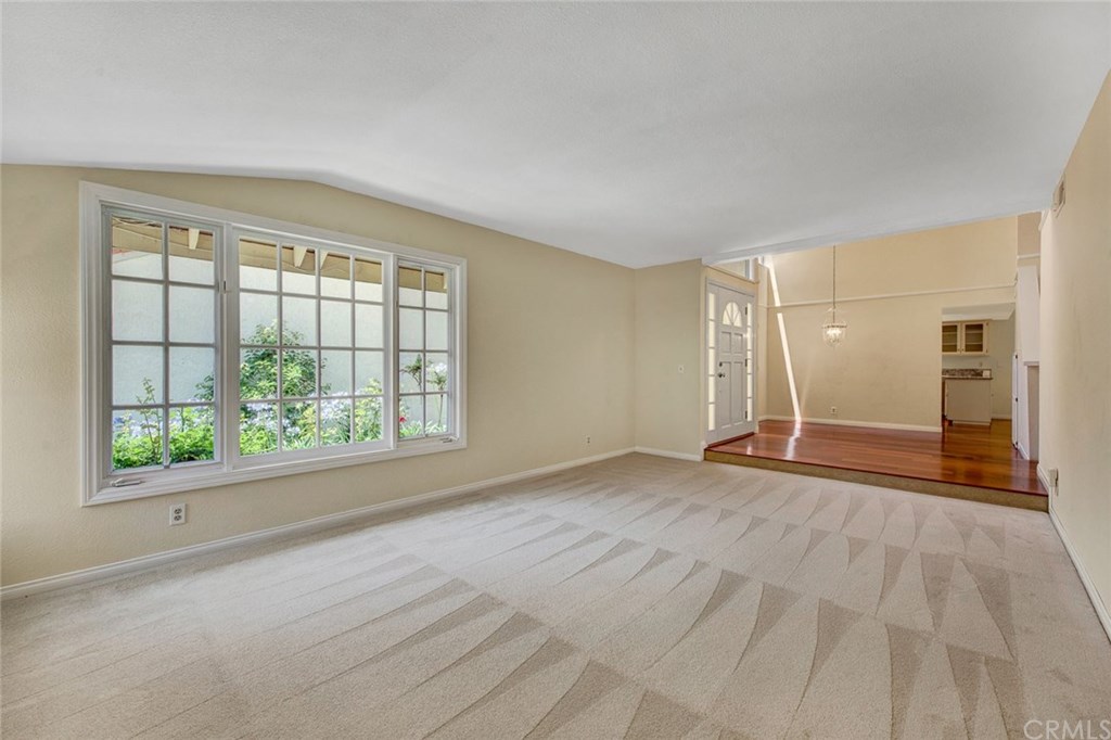 8 Bull Run Irvine, CA 92620 - Photo 11 of 52 Spacious living room