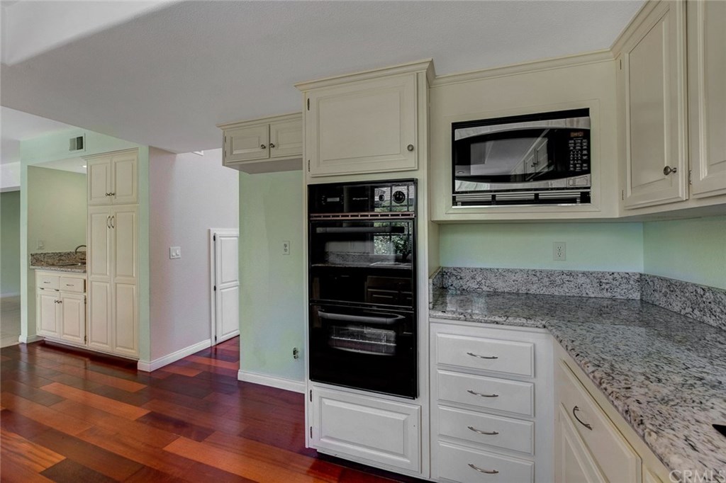 8 Bull Run Irvine, CA 92620 - Photo 15 of 52 Double oven and mirowave