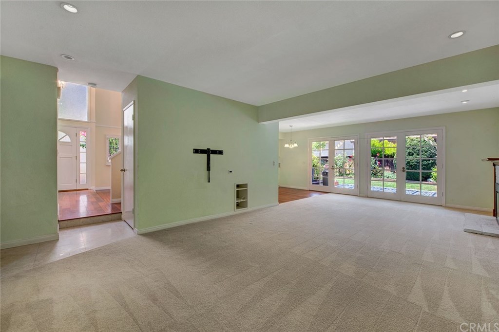 8 Bull Run Irvine, CA 92620 - Photo 20 of 52 Large family room