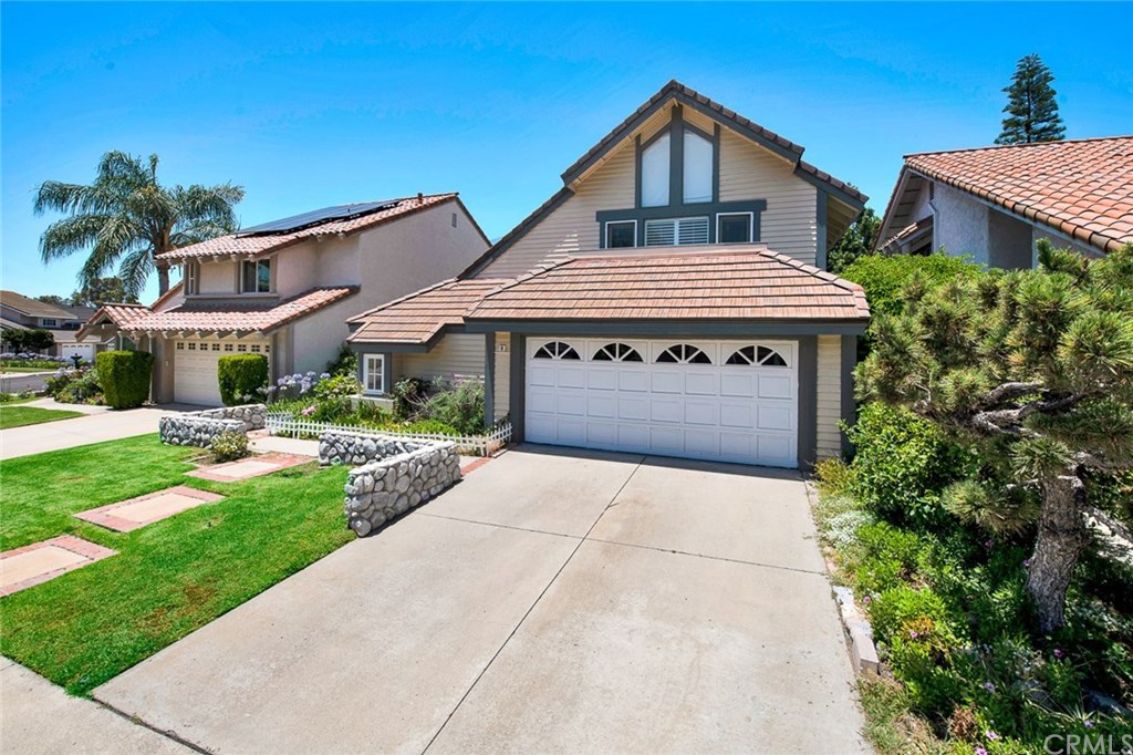 8 Bull Run Irvine, CA 92620 - Photo 3 of 52 Long driveway offers additional space to park cars