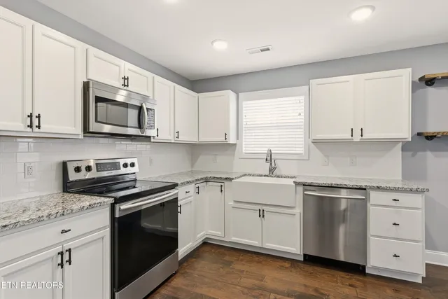 $450,000 | 7928 Poplar Grove Lane, Powell, TN 37849