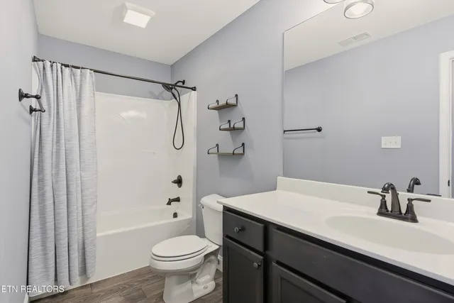 $450,000 | 7928 Poplar Grove Lane, Powell, TN 37849