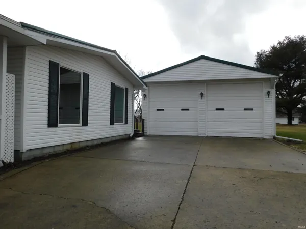 $195,000 | 1082 South Old US Highway 31, Rochester, IN 46975