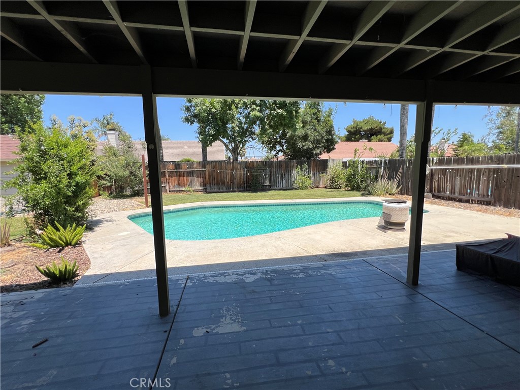 14016 Las Entradas Bakersfield, CA 93314 - Photo 8 of 25 a view of a porch