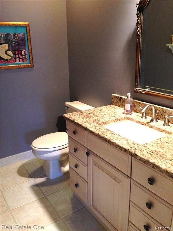 31135 Country Ridge Circle Farmington Hills, MI 48331 - Photo 19 of 37