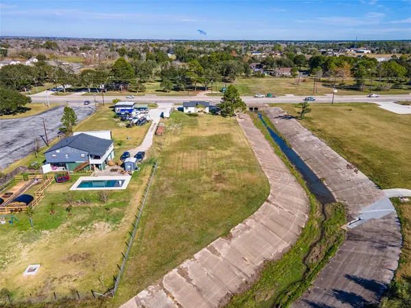 $1,500 | 13109 Farm To Market Road 1764, Santa Fe, TX 77510