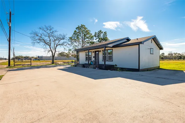 $1,500 | 13109 Farm To Market Road 1764, Santa Fe, TX 77510