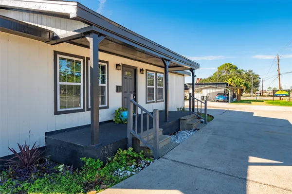 $1,500 | 13109 Farm To Market Road 1764, Santa Fe, TX 77510