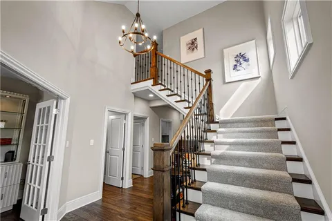 $999,900 | 490 Harvest View Drive, Venetia, PA 15367