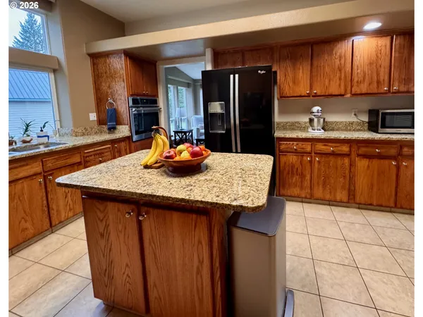 $729,900 | 90416 Sheffler Road, Elmira, OR 97437