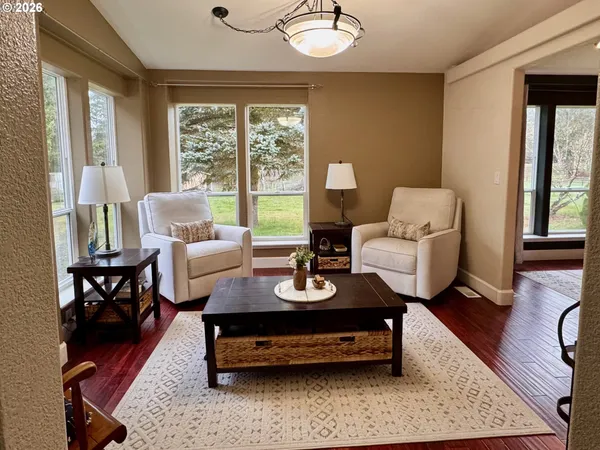 $729,900 | 90416 Sheffler Road, Elmira, OR 97437
