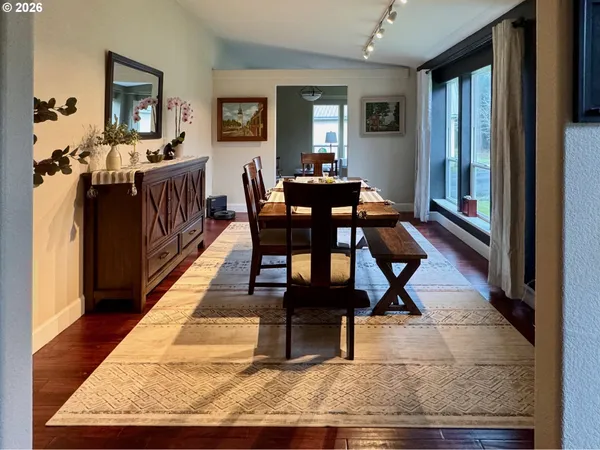 $729,900 | 90416 Sheffler Road, Elmira, OR 97437
