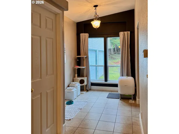 $729,900 | 90416 Sheffler Road, Elmira, OR 97437