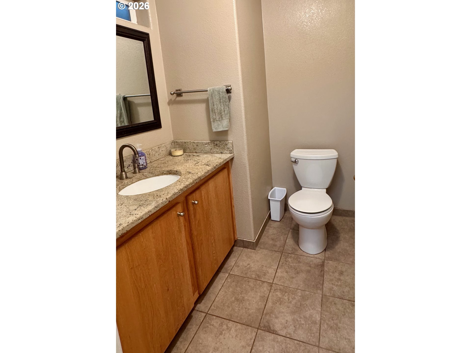 90416 Sheffler Road Elmira, OR 97437 - Photo 20 of 42 Bathroom, Continental