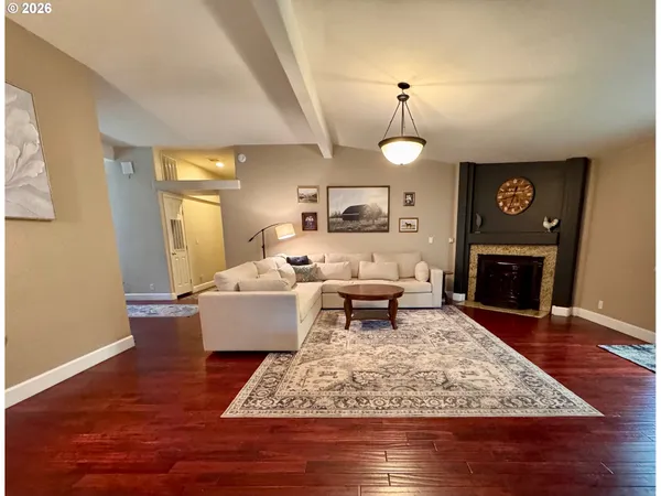 $729,900 | 90416 Sheffler Road, Elmira, OR 97437