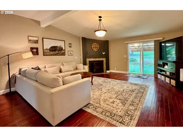 $729,900 | 90416 Sheffler Road, Elmira, OR 97437