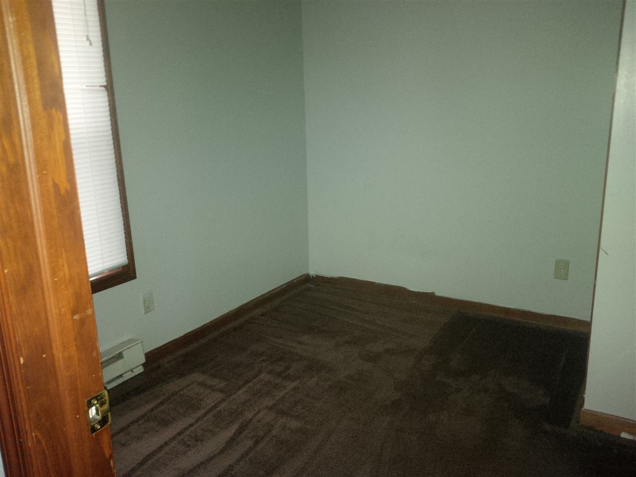 341 Indiana Avenue Rochester, IN 46975 - Photo 5 of 9